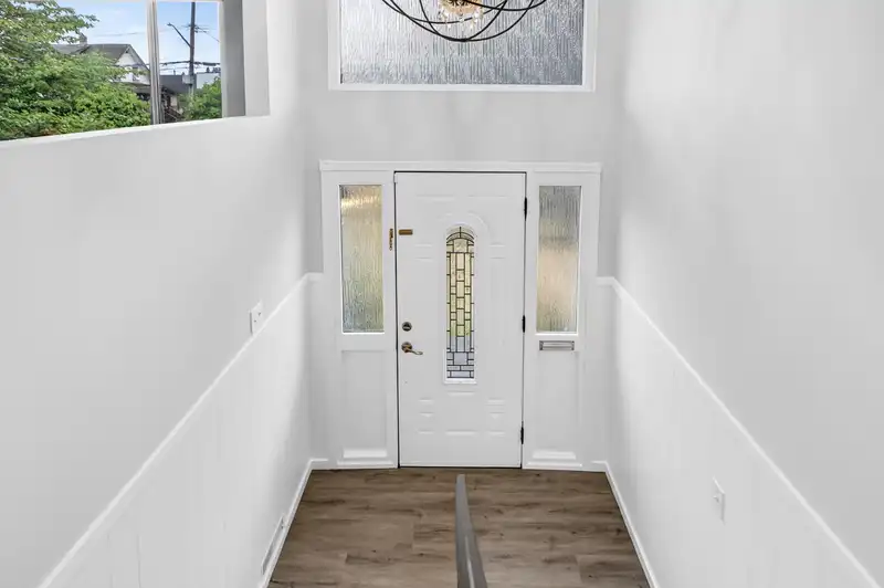 20800 CAMWOOD AVENUE - photo 3 of 40