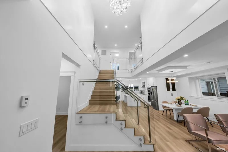 4267 PARKER STREET - photo 3 of 25