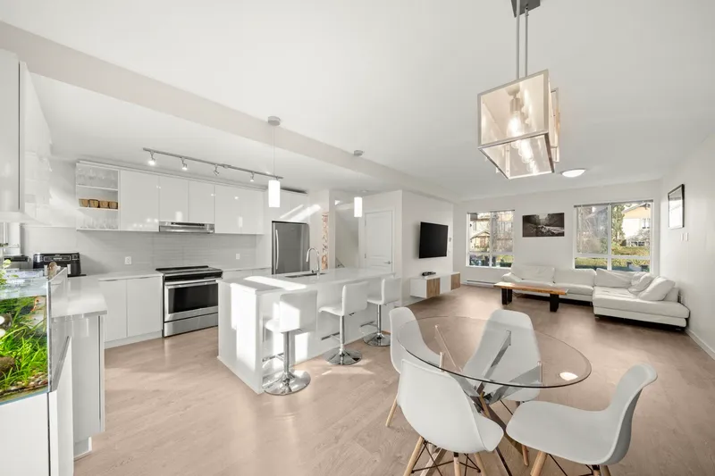 41 15151 EDMUND DRIVE - photo 1 of 25