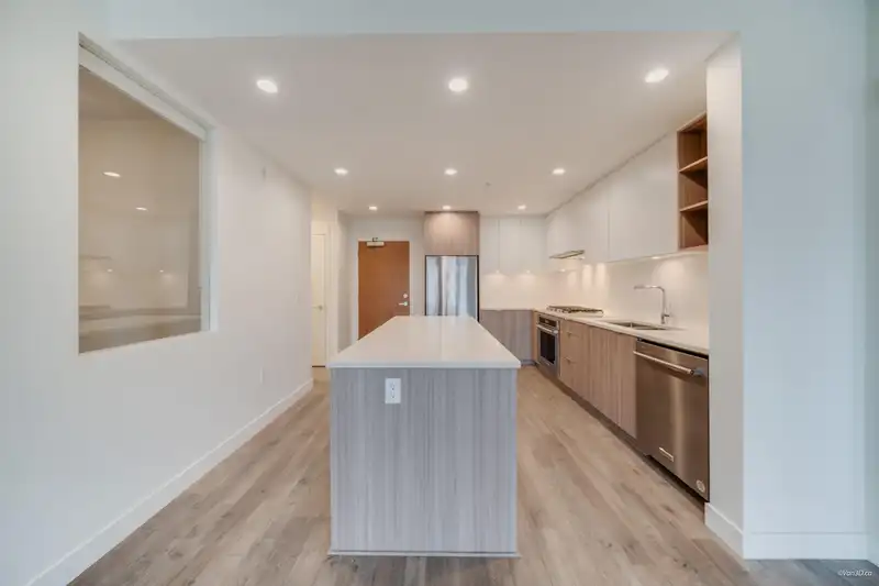 304 750 DOGWOOD STREET - photo 2 of 35