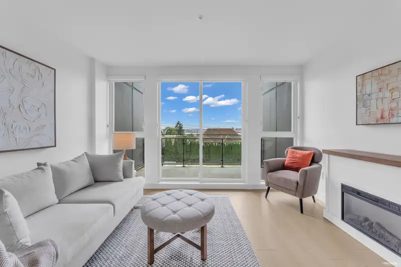 103/203 422 E 3RD STREET - photo 3 of 40