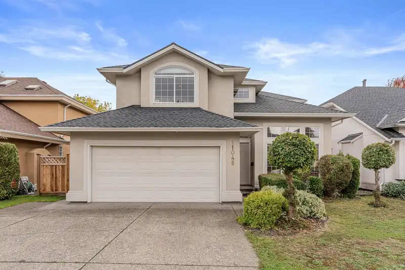 11048 160 STREET - photo 1 of 37