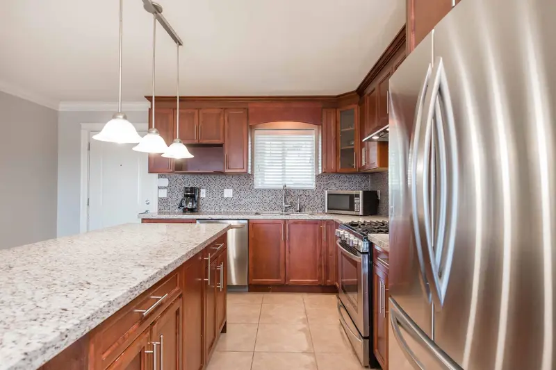 3 388 ELLESMERE AVENUE - photo 4 of 25