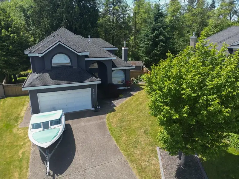 14842 82A AVENUE - photo 3 of 40