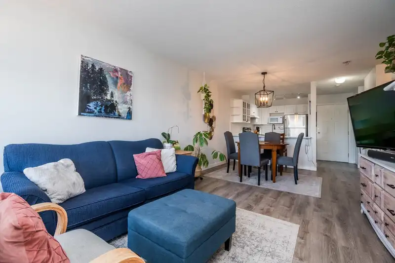209 15150 108 AVENUE - photo 3 of 31