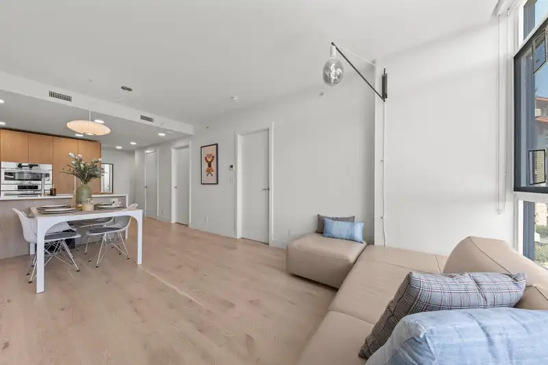 408 1210 E 27TH STREET - photo 3 of 20