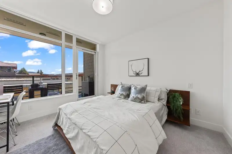 408 1210 E 27TH STREET - photo 4 of 20