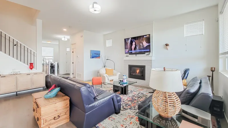 24670 106 AVENUE - photo 4 of 25