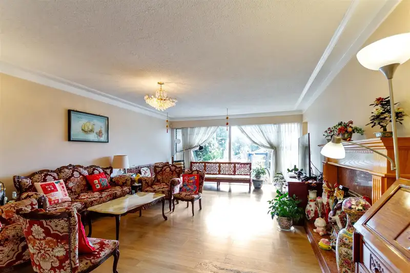 768 W 53RD AVENUE - photo 4 of 25
