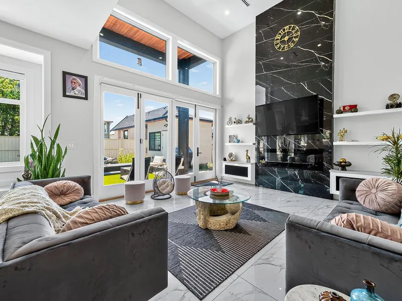 11800 KING ROAD - photo 4 of 24