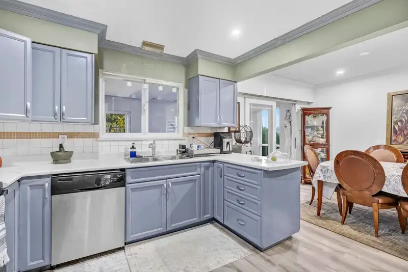 8132 116 STREET - photo 4 of 40