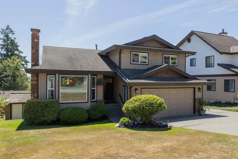 455 ALOUETTE DRIVE - photo 1 of 40