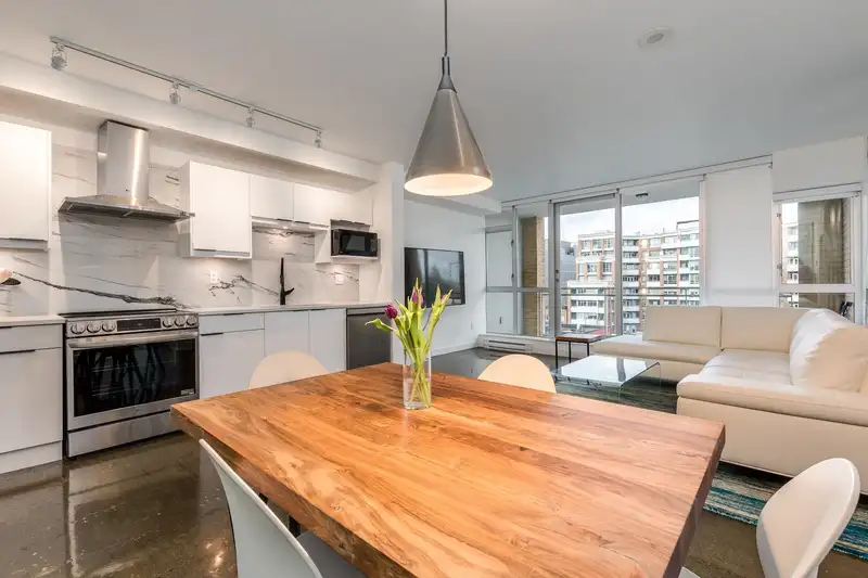 714 221 UNION STREET - photo 3 of 26
