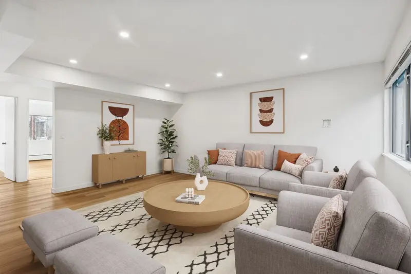 879 WESTVIEW CRESCENT - photo 1 of 25