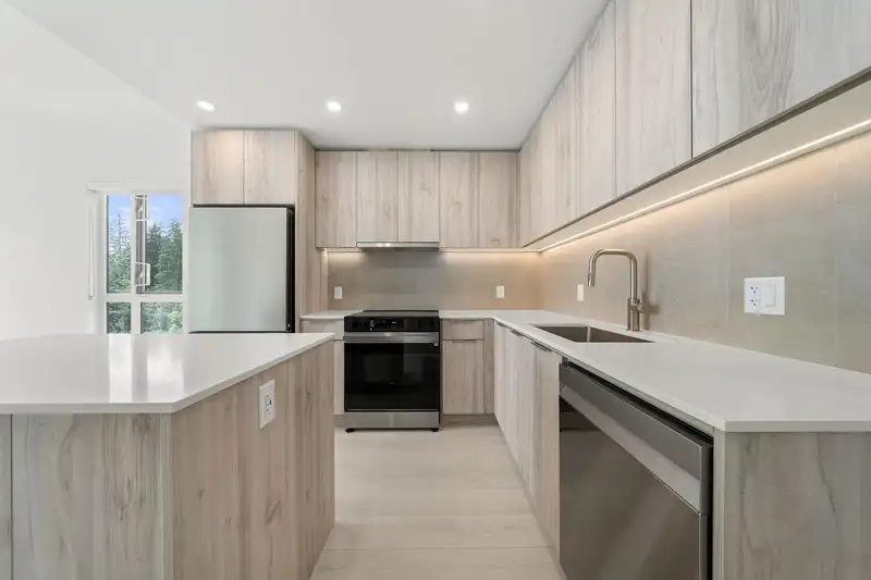 404 3594 MALSUM DRIVE - photo 1 of 33