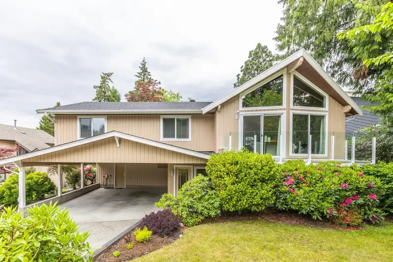 11045 SOUTHRIDGE ROAD - photo 4 of 40