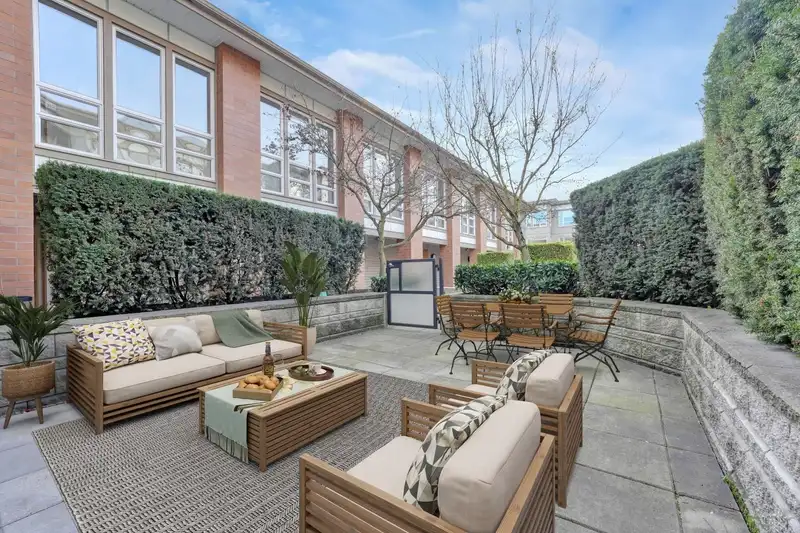 215 12339 STEVESTON HIGHWAY - photo 2 of 25