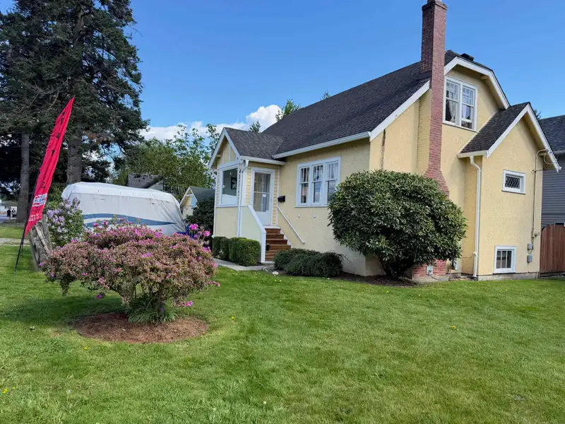 46212 GORE AVENUE - photo 1 of 38