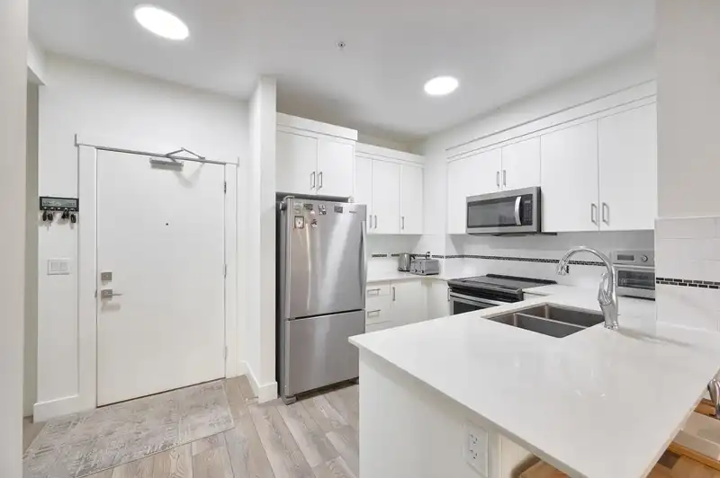 305 22577 ROYAL CRESCENT - photo 4 of 26