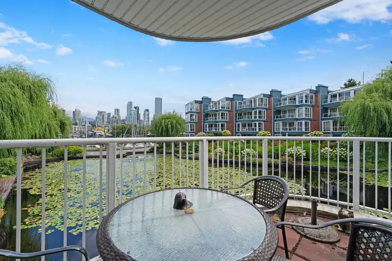 1525 MARINER WALK - photo 1 of 40