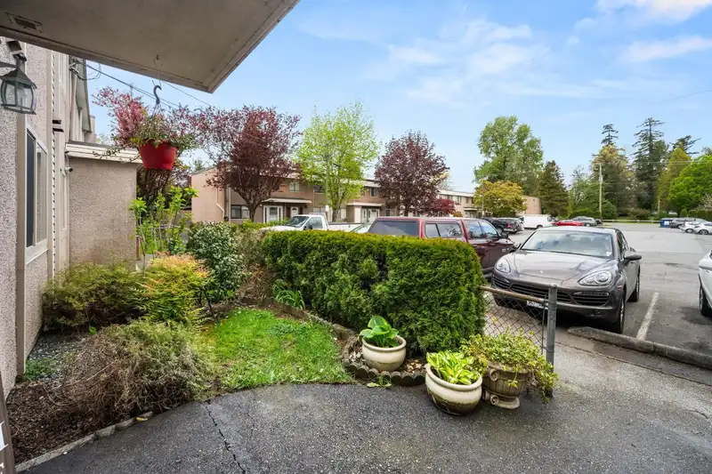 19 27090 32 AVENUE - photo 4 of 32