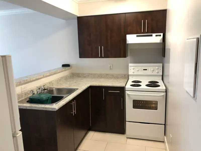 313 5520 JOYCE STREET - photo 2 of 4