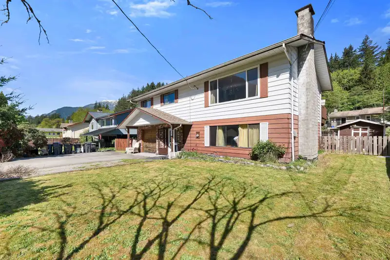 38319 WESTWAY AVENUE - photo 3 of 35