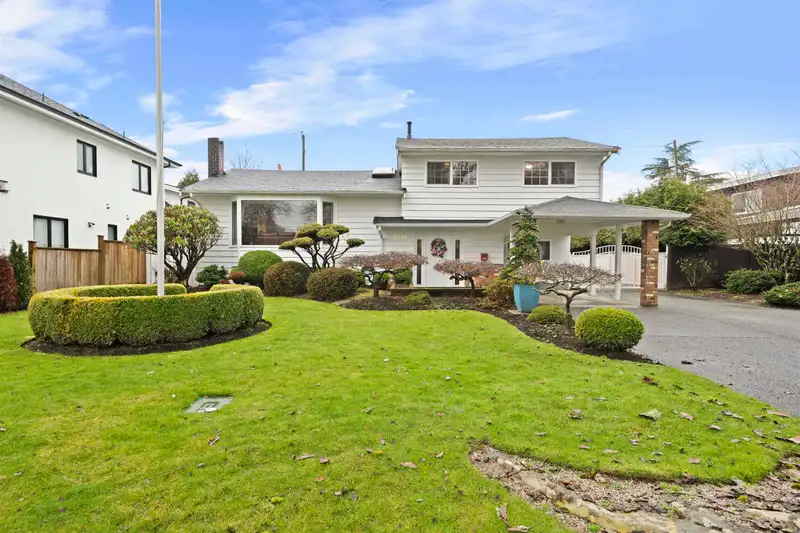 8511 FAIRFAX CRESCENT - photo 1 of 31