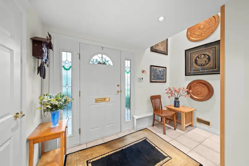 8511 FAIRFAX CRESCENT - photo 3 of 31
