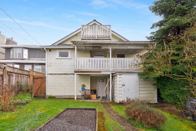 7405 WEST BOULEVARD - photo 2 of 25