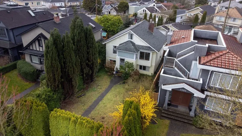 7405 WEST BOULEVARD - photo 3 of 25