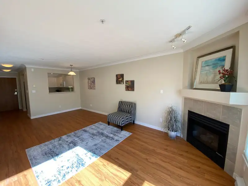 207 3590 W 26TH AVENUE - photo 4 of 15