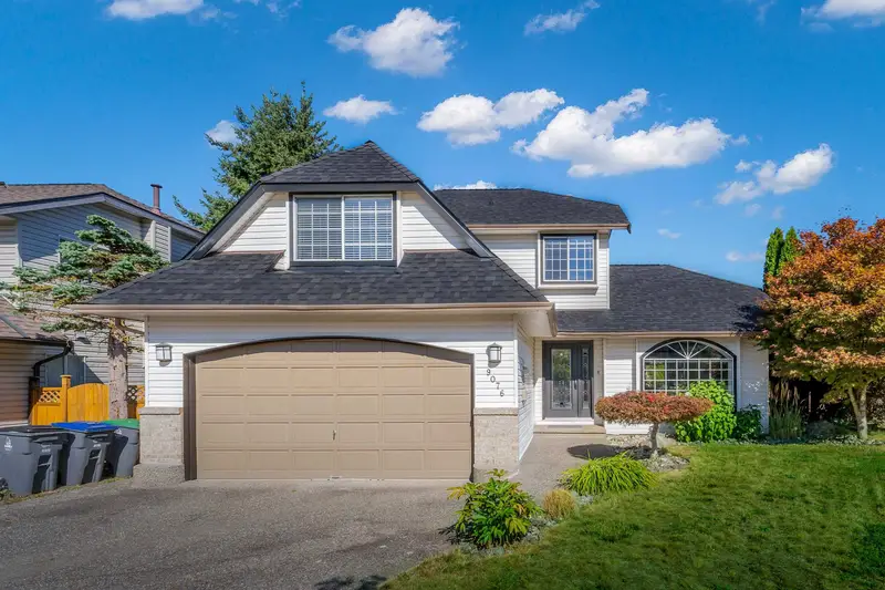 9076 160A STREET - photo 1 of 25