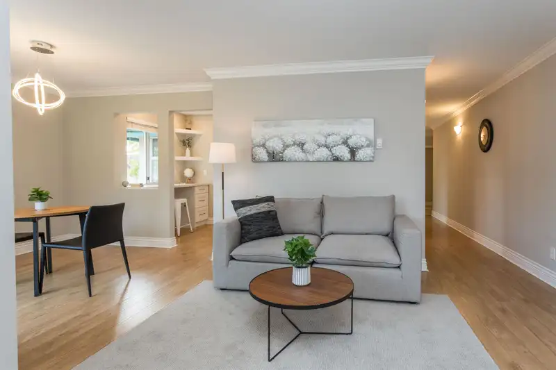 309 1155 DUFFERIN STREET - photo 4 of 27