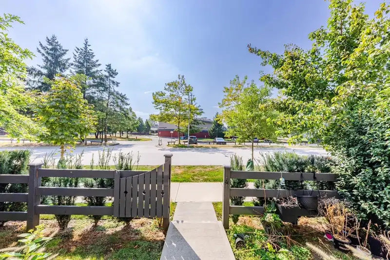 36 15489 99A AVENUE - photo 4 of 23