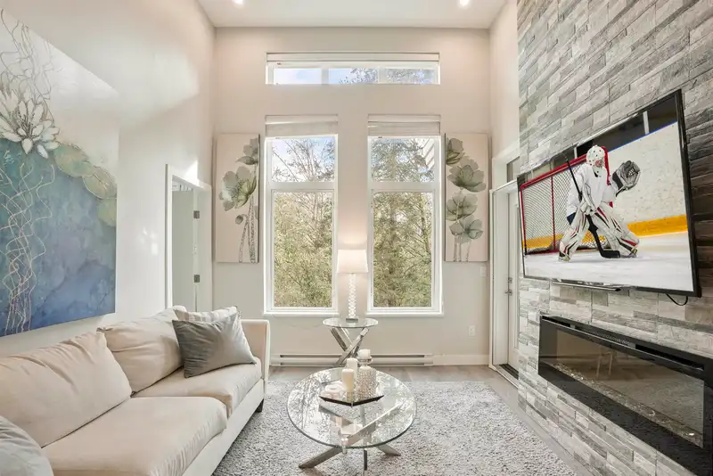 405 15436 31 AVENUE - photo 3 of 23