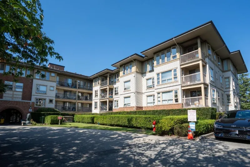 2102 5113 GARDEN CITY ROAD - photo 1 of 25