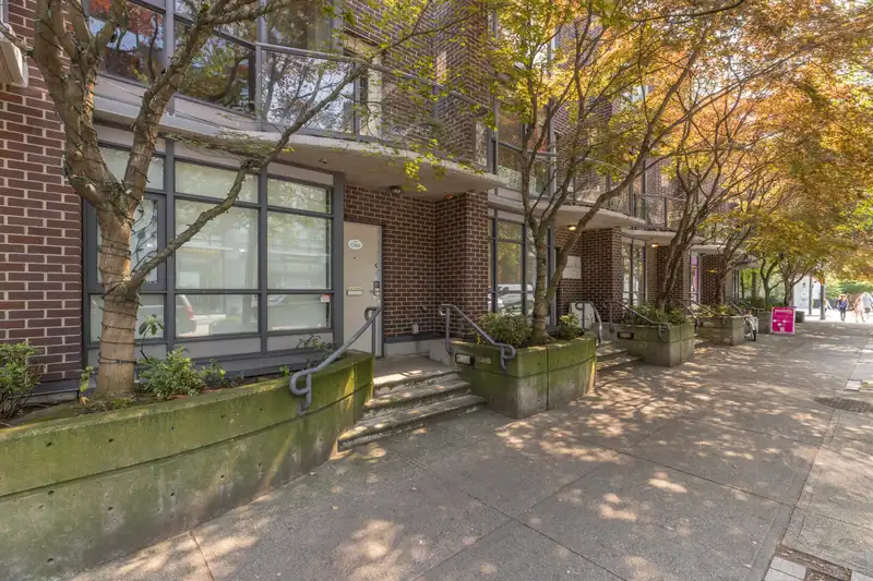 1084 HORNBY STREET - photo 2 of 37