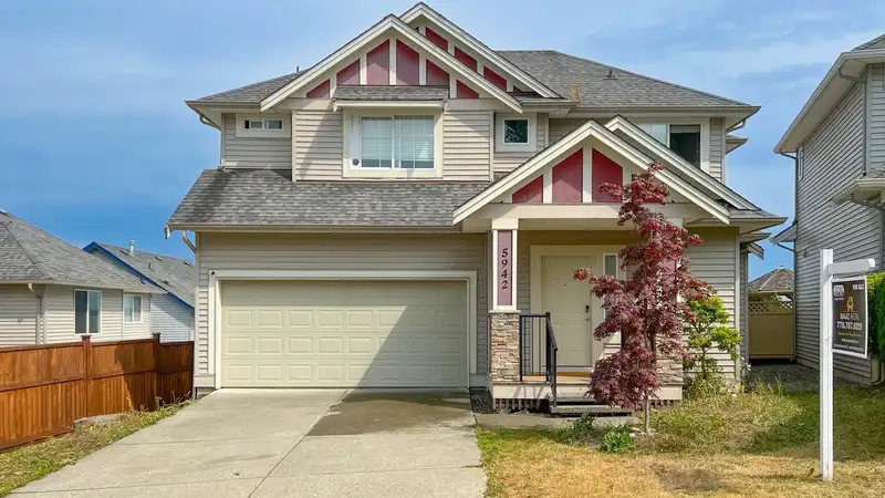 5942 165A STREET - photo 1 of 40