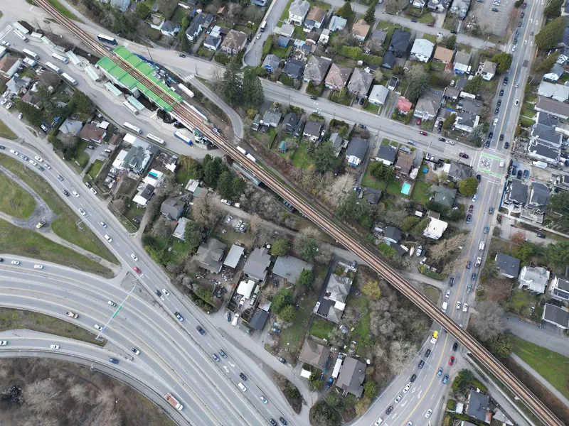 2121 MARINE WAY - photo 4 of 16