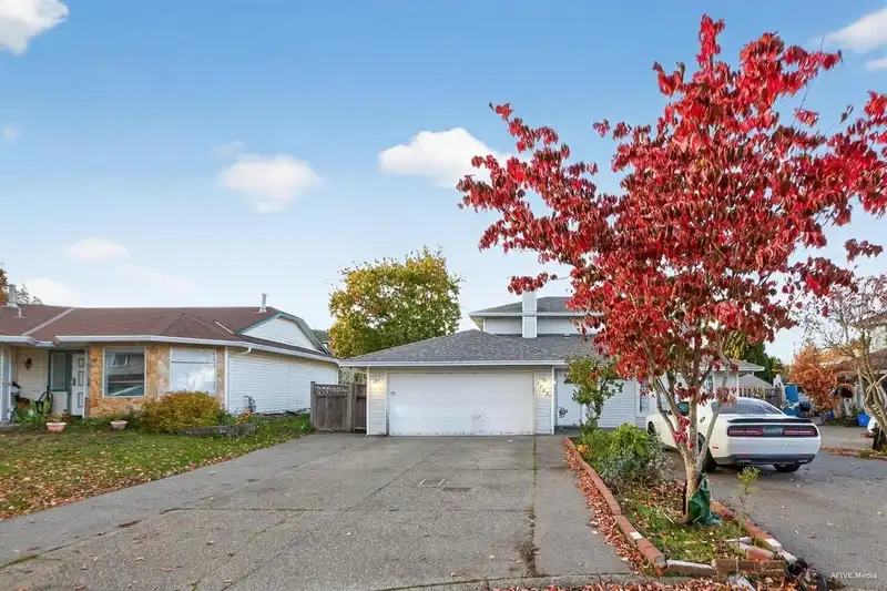 12079 84A AVENUE - photo 4 of 20