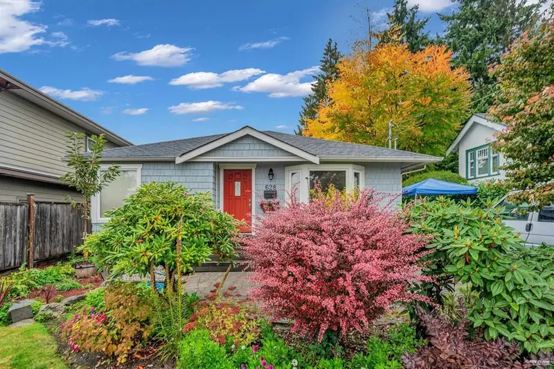 628 E 7TH STREET - photo 1 of 12