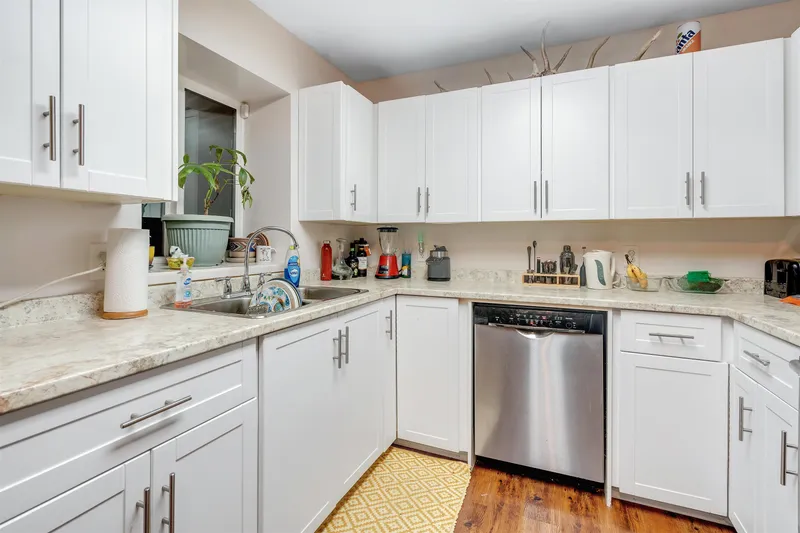 17440 61A AVENUE - photo 3 of 25