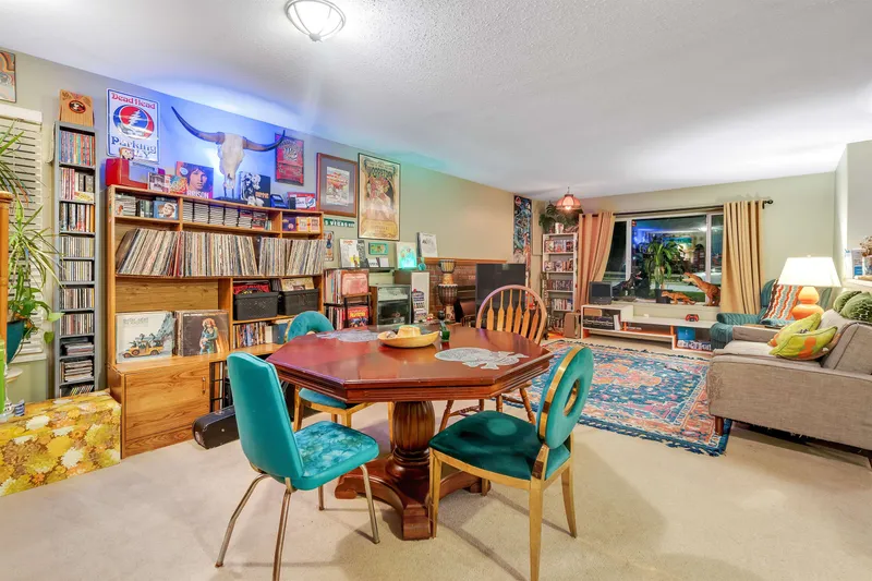 17440 61A AVENUE - photo 4 of 25