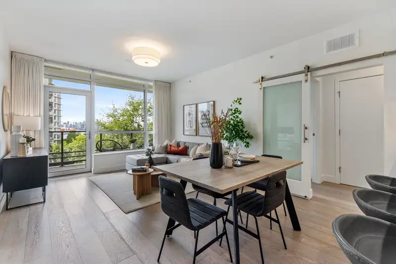 309 177 W 3RD STREET - photo 1 of 28