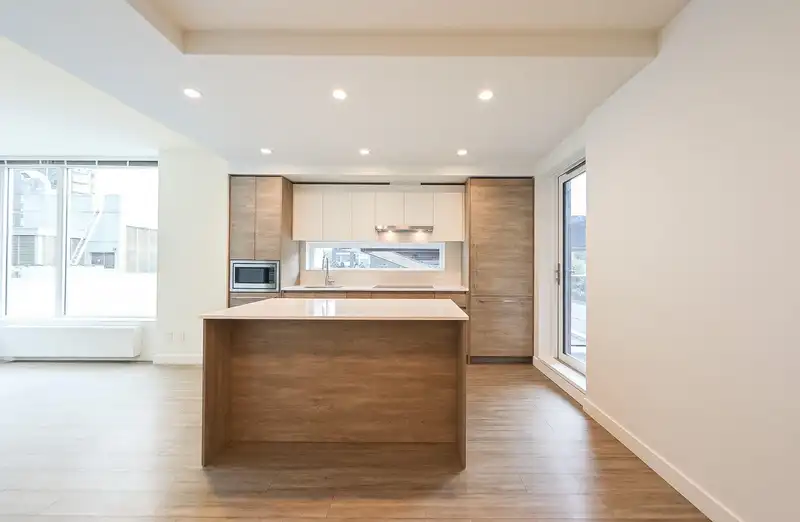 409 13615 FRASER HIGHWAY - photo 4 of 40