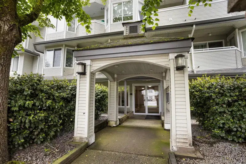 115 12110 80TH AVENUE - photo 3 of 37