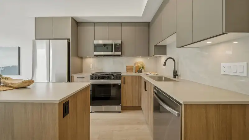 B217 8230 208B AVENUE - photo 2 of 8
