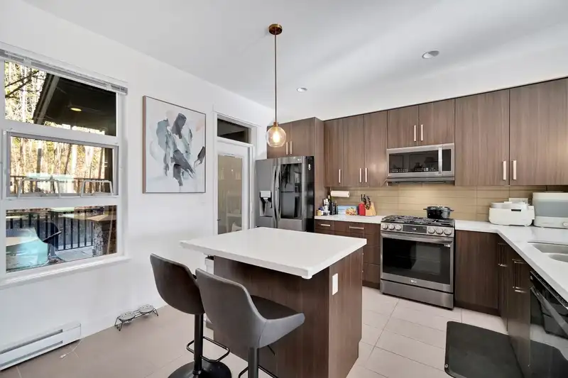 14 3431 GALLOWAY AVENUE - photo 2 of 34