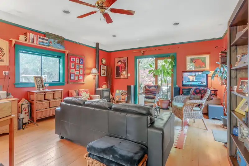 845 56 STREET - photo 1 of 21